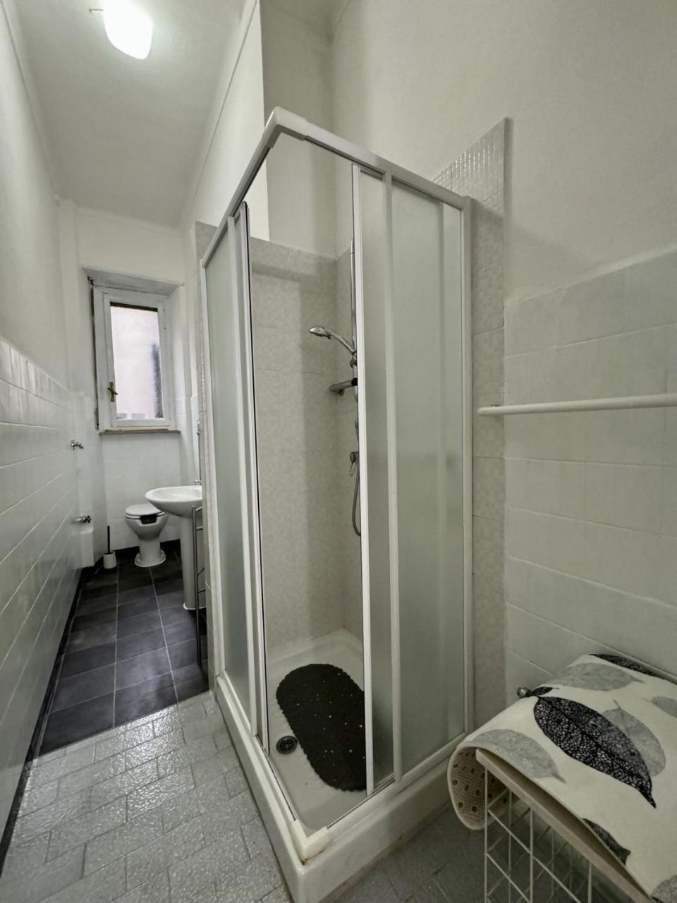 6 Posti Letto Vicino Al Centro Apartment Turin Bagian luar foto